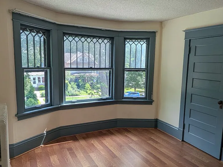 1953 Laurel Ave — Photo 22