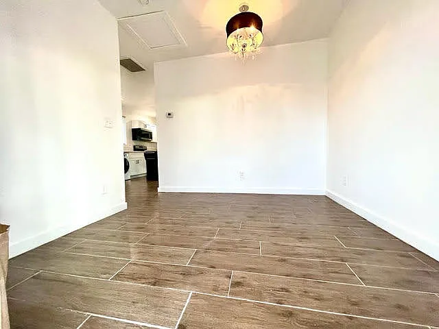 Building Photo - 1402 E McKinley St #C
