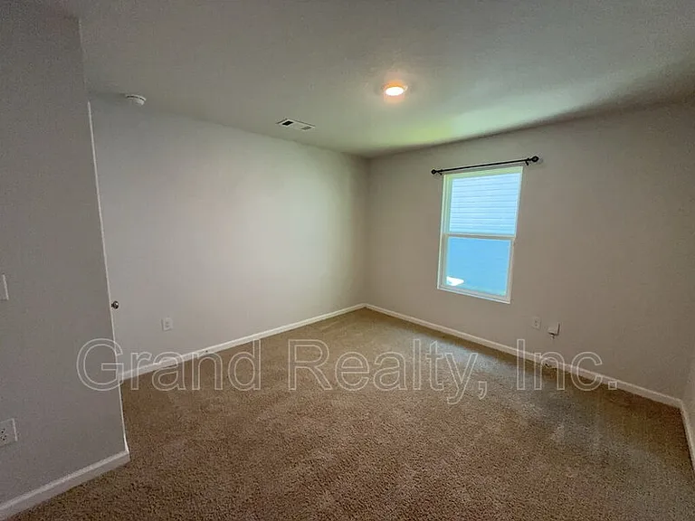 5482 Peach Dr — Photo 15
