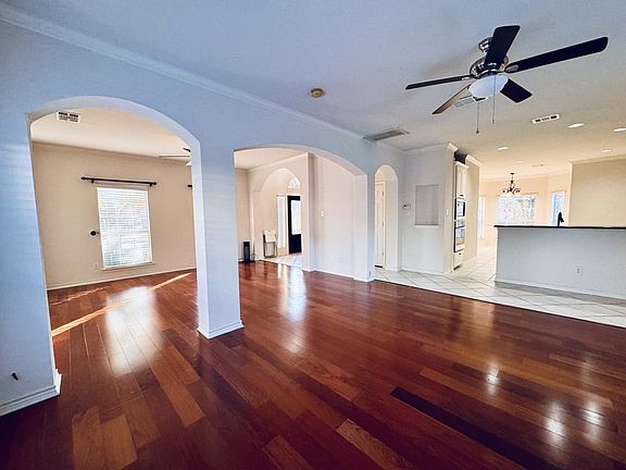 2nd image of 109 Devenshire Dr