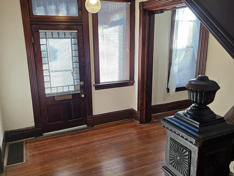 3140 Woodburn Ave — Photo 7