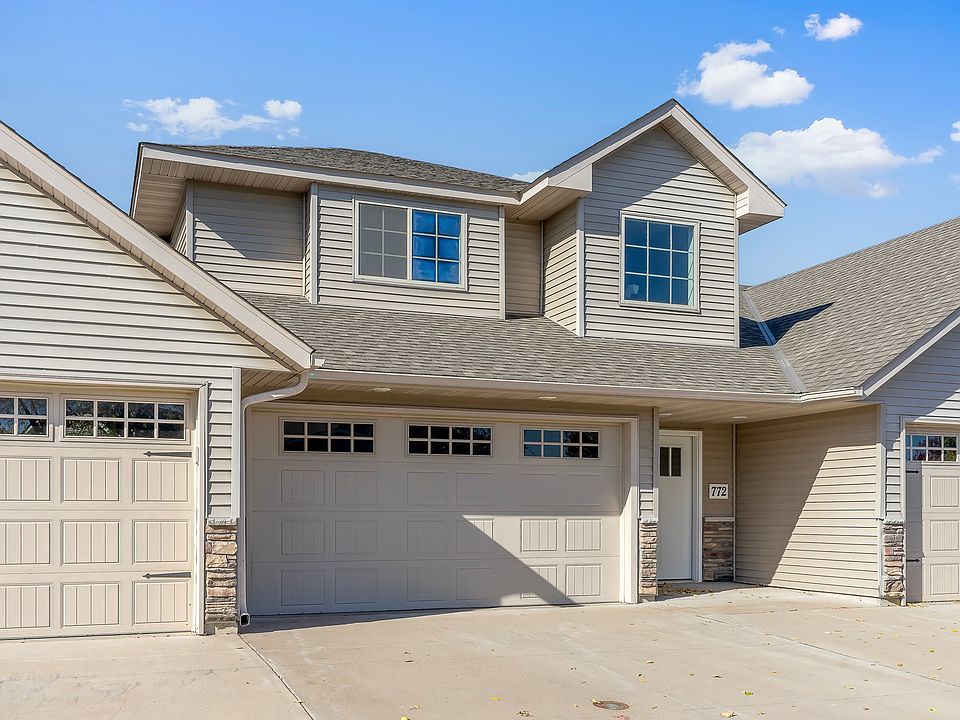 Former 3 Bedroom Model Home Is now For Rent !