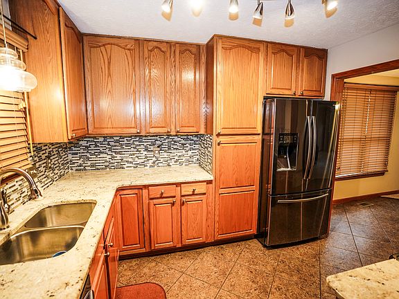4th image of 7740 Silver Fox Dr