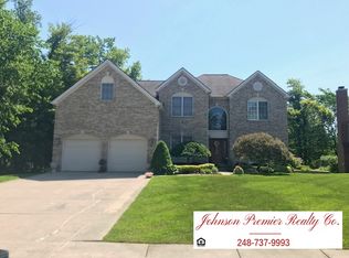 2922 Riverside Dr, Orion, MI 48359