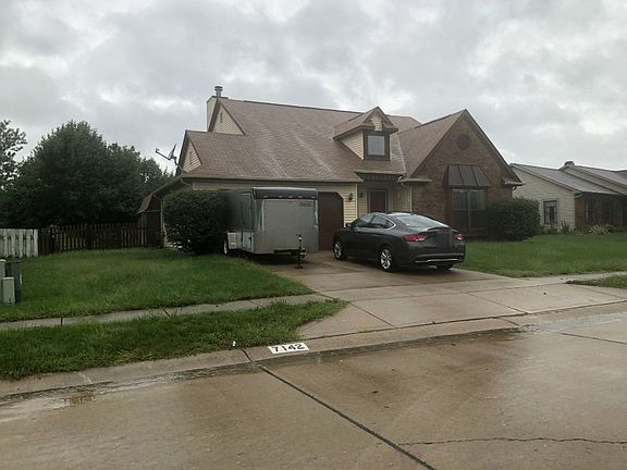 3rd image of 7142 Camberwood Dr