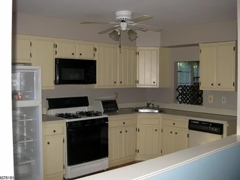 25 Wexford Dr — Photo 3