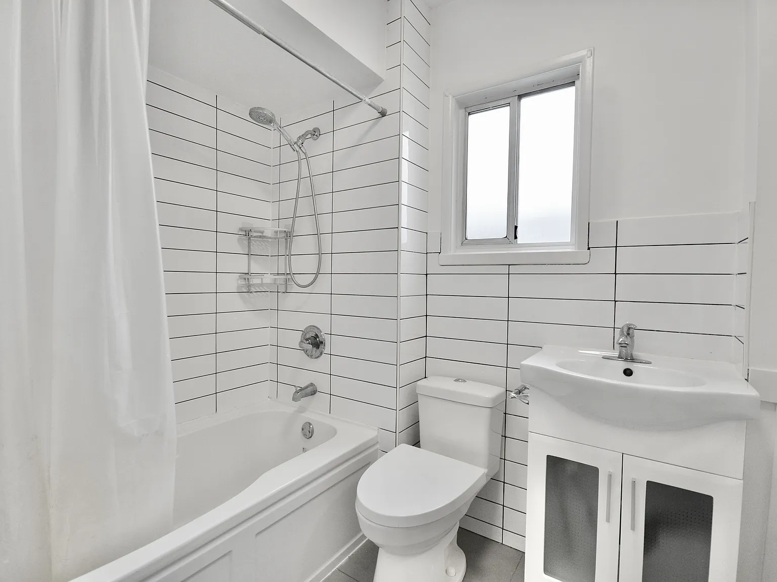 3 bed, 935 sqft, $3,000 — Photo 3