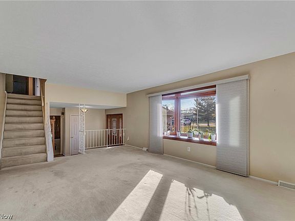 5th image of 563 N Carpenter Rd