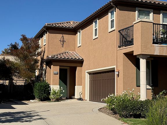 2nd image of 6855 Sperryville Ln