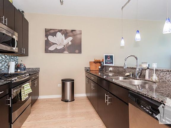 5th image of 757 N Orleans St APT 1205
