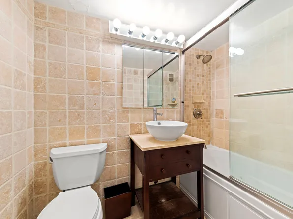 100 West 57th Street image 4 of 6