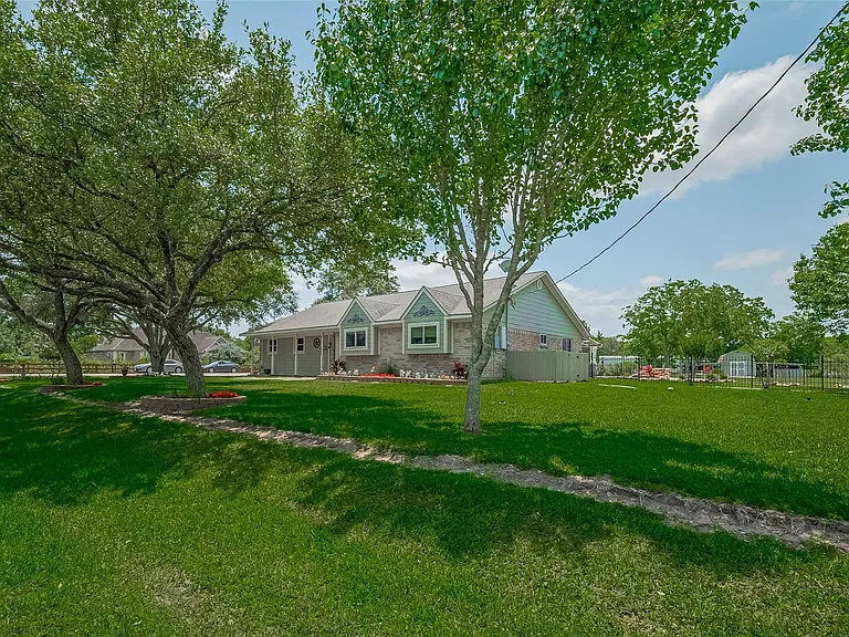 9526 Sandy Ln — Photo 5