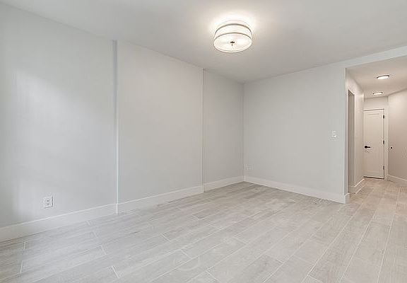 3rd image of 1411 York Ave APT 2B
