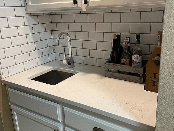 5th image of 1801 N 107th St Unit 201