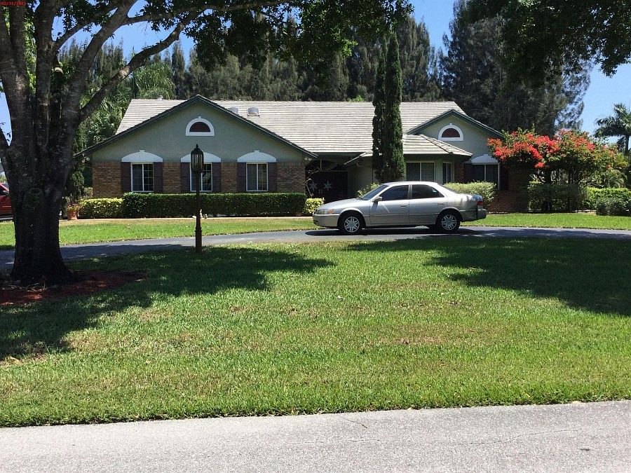 1st image of 4000 SW 103rd Ave