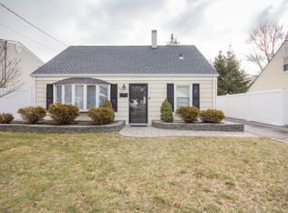324 Stewart Ave, Bethpage, NY 11714