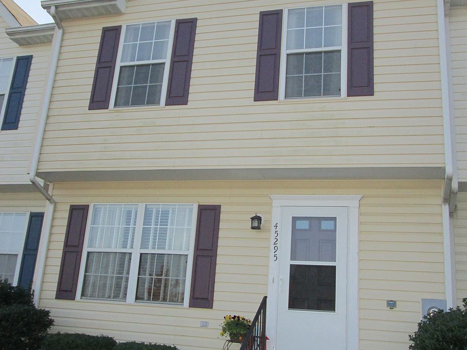 1st image of 45295 Woodstown Way