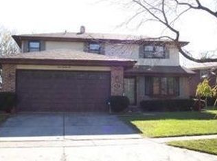 922 Dearborn Cir, Carol Stream, IL 60188