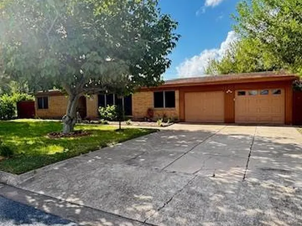 25 Carlton Dr, Brownsville, TX 78521