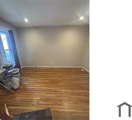 2nd image of 4422 W Congress Pkwy