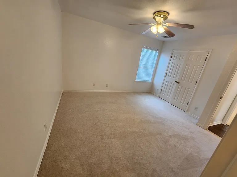 1609 E 66th Pl — Photo 8