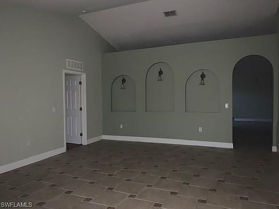 3rd image of 1715 NE 10th Ln