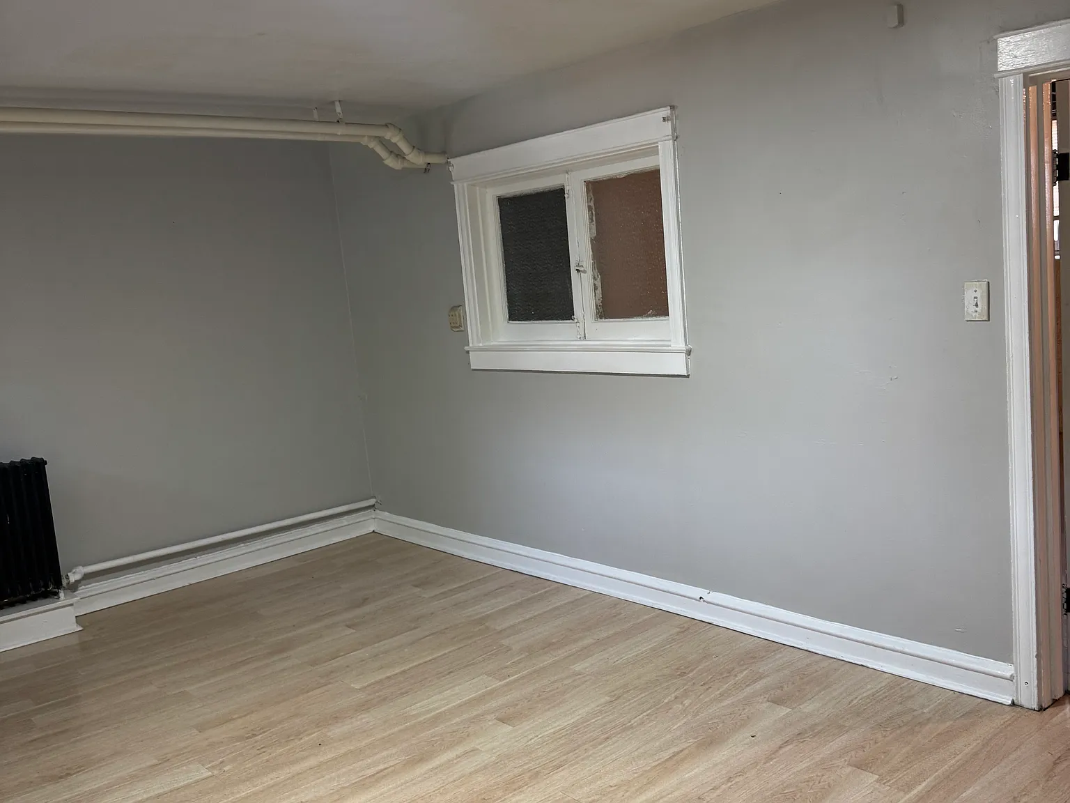 3 bed, 1200 sqft, $1,700 — Photo 2