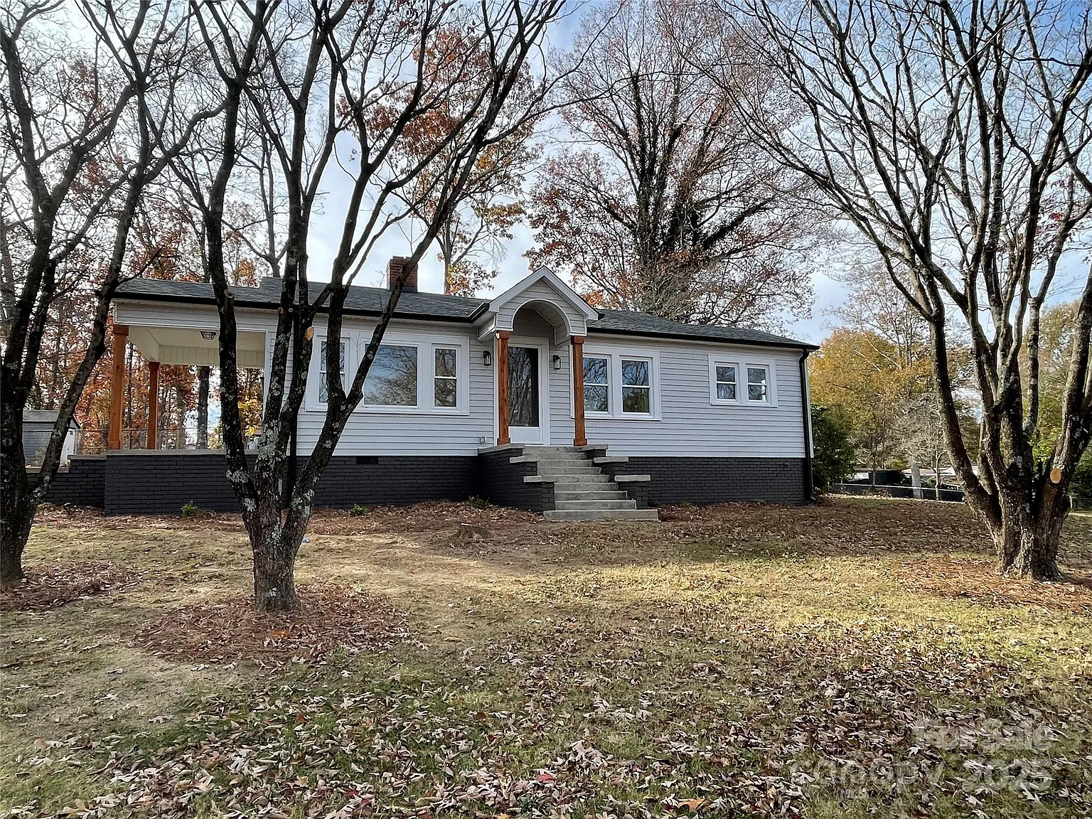 400 E 27th St photo 1