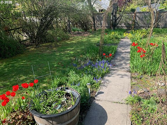 3rd image of 1506 SW Spring Garden St