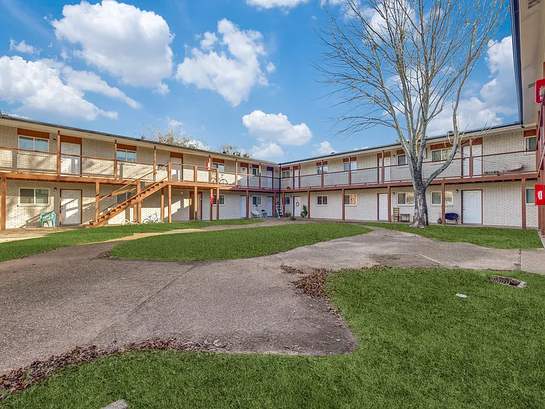 The Square Apartments — Photo 1