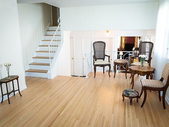 4th image of 219 Welsh Ave