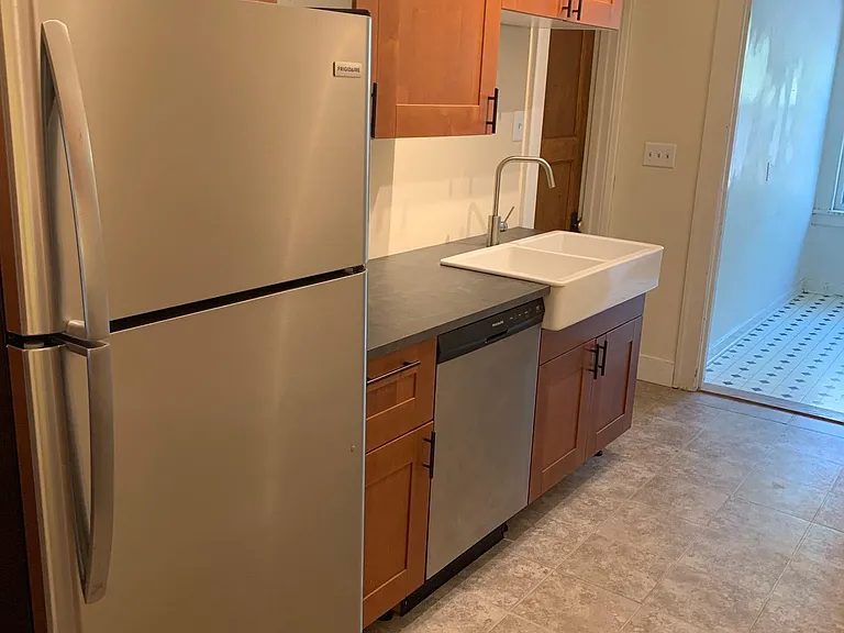 929 Wealthy St SE #1A — Photo 1