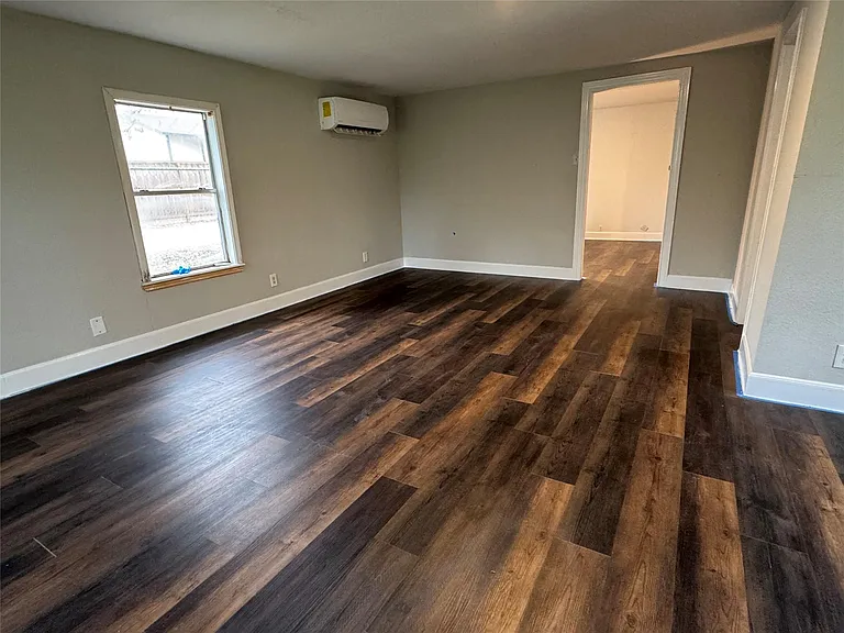 7356 Cayton St — Photo 8