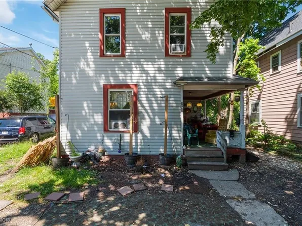 820 Brown St, Akron, OH 44311