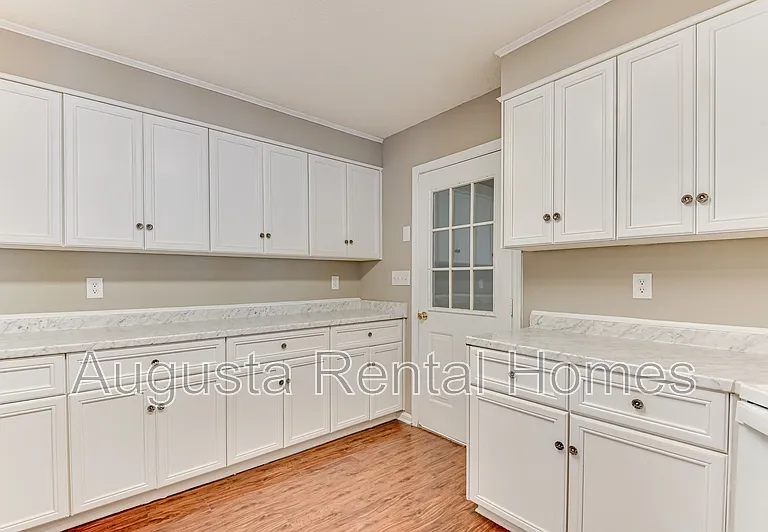 208 Stonington Dr — Photo 23