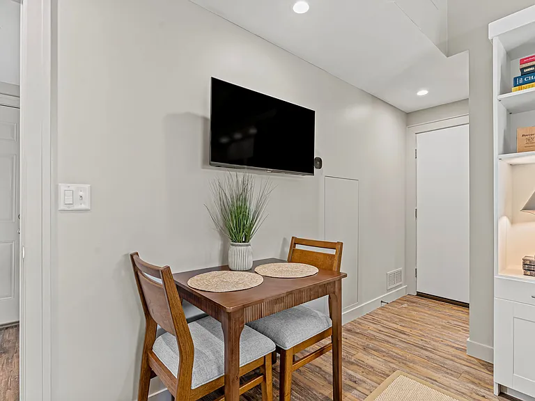 16 Park St #A — Photo 8