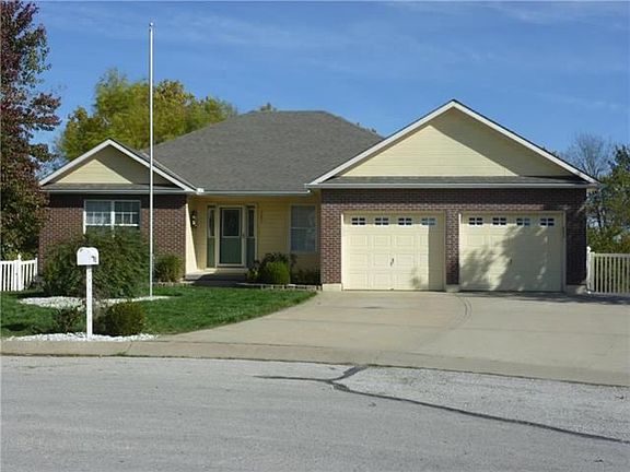 2nd image of 301 Horseplay Dr