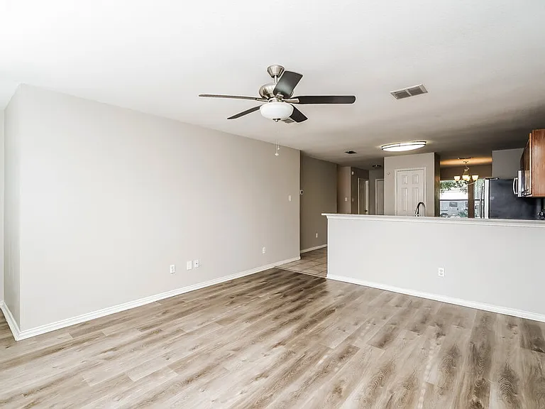 2232 Southway — Photo 3