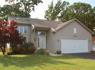 2406 Highland Dr, Lindenhurst, IL 60046