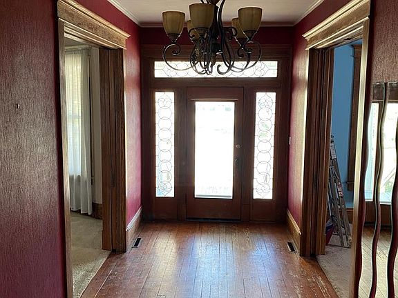4th image of 235 Virginia St