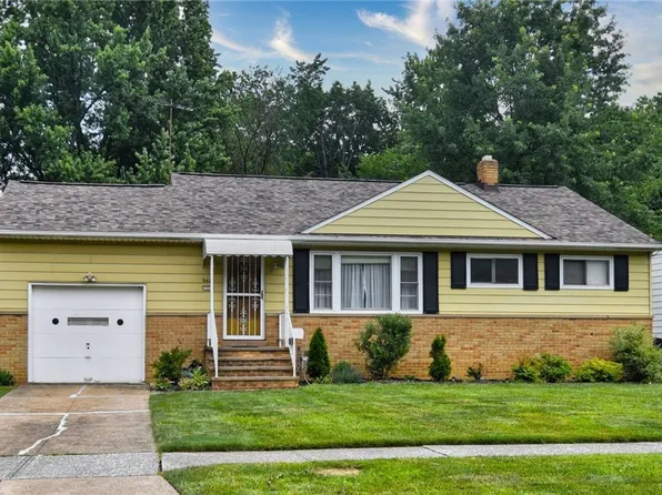 9421 David Rd, Garfield Heights, OH 44125