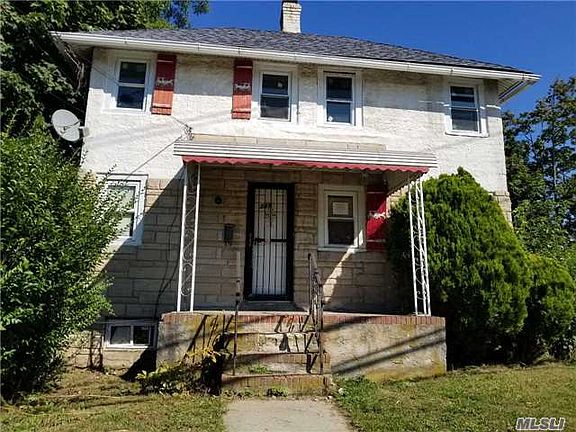 3rd image of 341 Higbie Ln