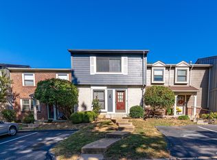 2418 Hiddencrest Ln, Ballwin, MO 63021