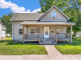 335 S Elm St, Paxton, IL 60957