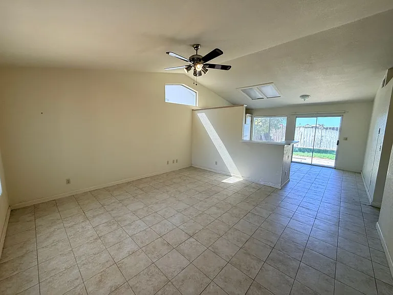 1436 Pintail Cir — Photo 3