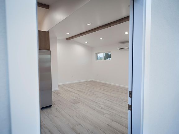 3rd image of 1211 N Avenue 49