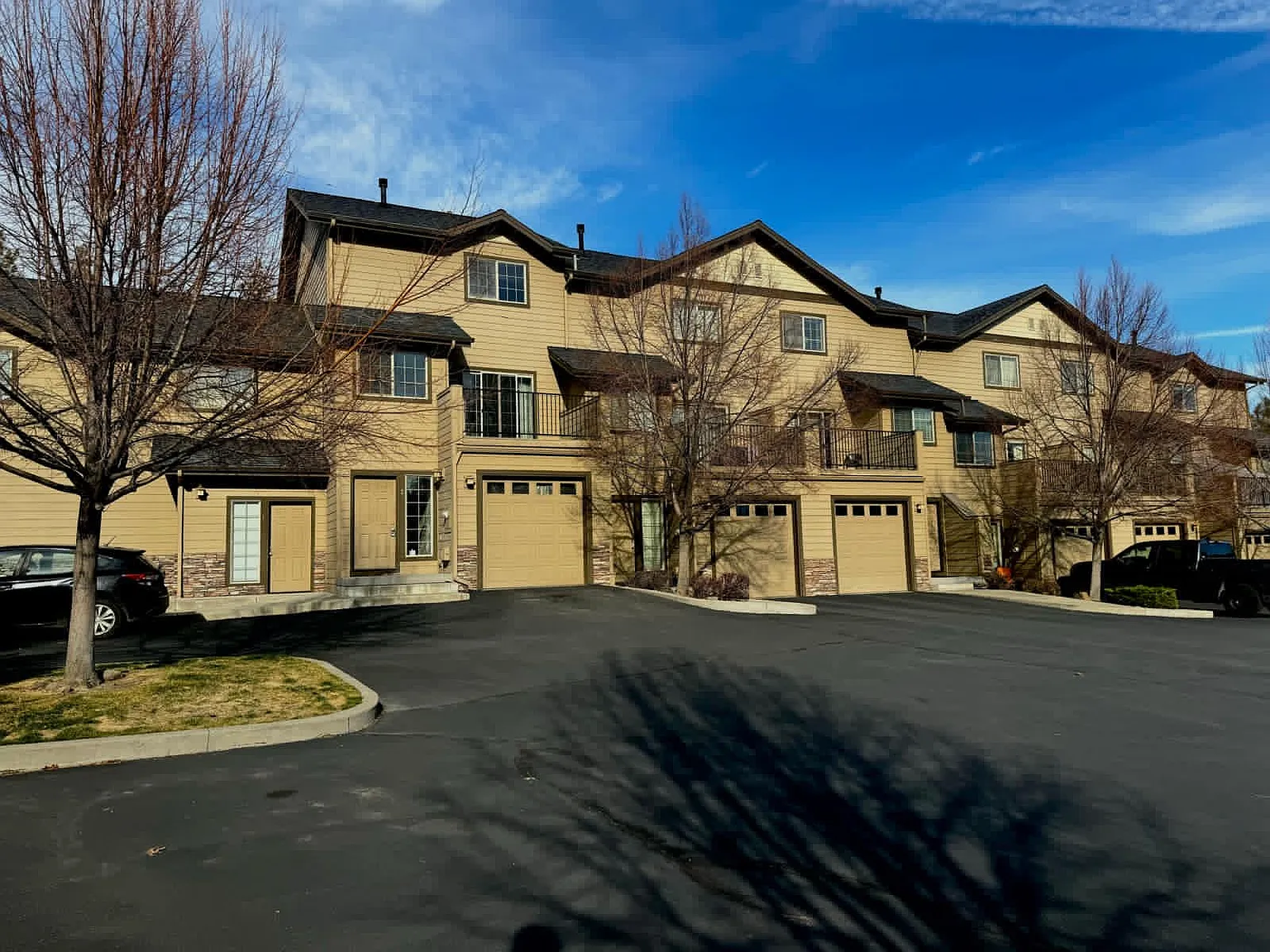Westside Condominium Apartments — Photo 4