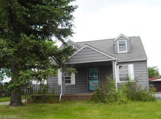 19 Greencroft Rd, Bedford, OH 44146