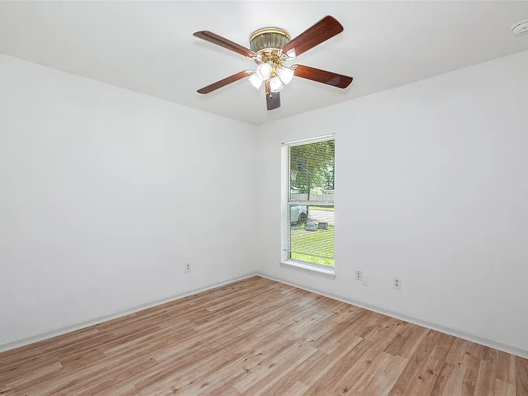 1 Ollerton Dr — Photo 21
