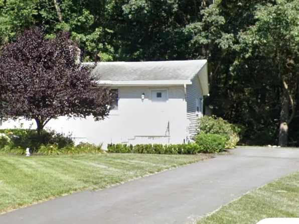 70 Broad Meadow Dr, Lunenburg, MA 01462